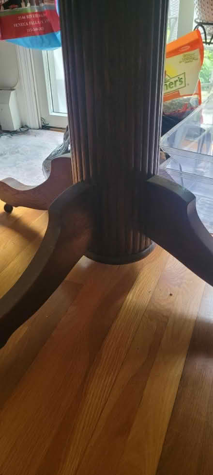 Photo of free Round oak pedestal table (Riverdale Av Greenwich CT) #3