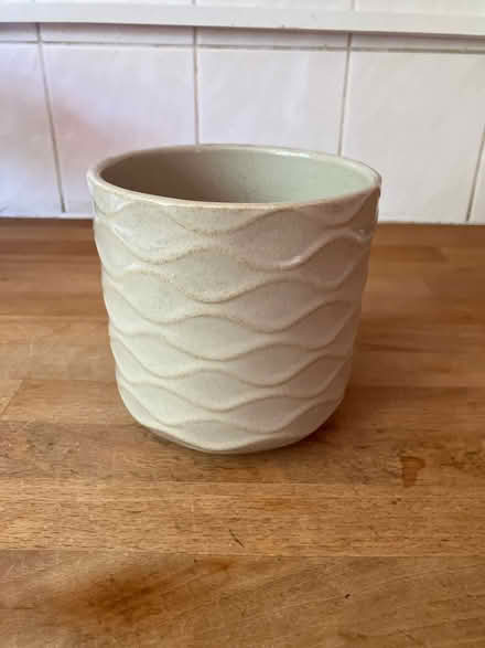 Photo of free Ceramic Plant Pot Holder (SW16) #1