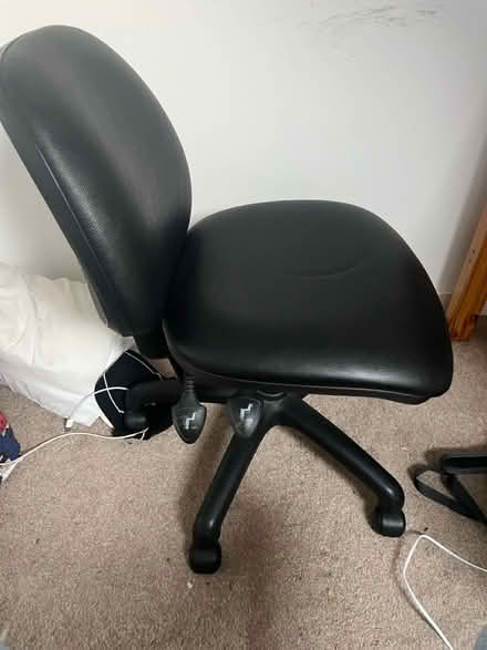 Photo of free Black office chair (SE14 new cross) #2