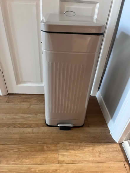 Photo of free Tall beige metal kitchen pedal bin (Hillmorton CV22) #2