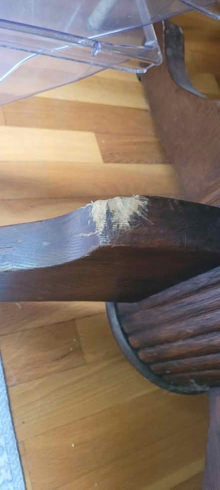 Photo of free Round oak pedestal table (Riverdale Av Greenwich CT) #2
