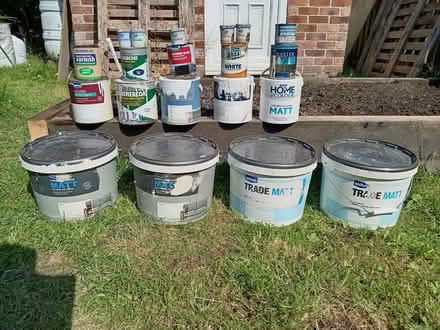 Photo of free Cans of old paint (Dore S17) #1