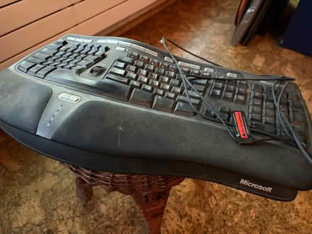 Photo of free Ergonomic keyboard (Wayland) #1