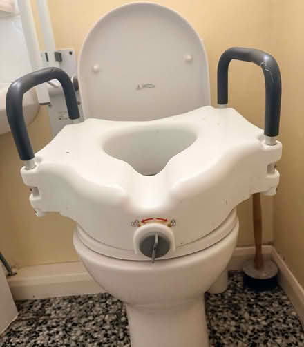 Photo of free Toilet seat raiser with useful handle bars (Devoran TR11) #2