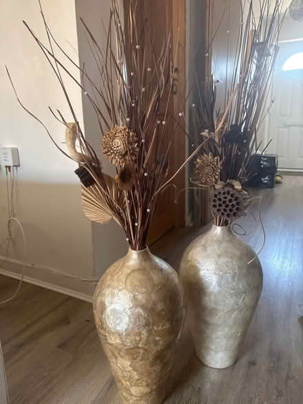 Photo of free Gold & Cream Vases with flowers (Edmonton Green) #1