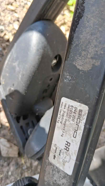 Photo of free roof rack for KIA sportage (Stirling - 12miles west FK8) #1