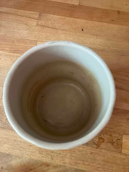 Photo of free Ceramic Plant Pot Holder (SW16) #3