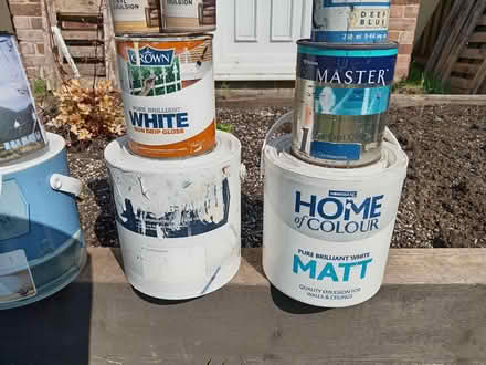 Photo of free Cans of old paint (Dore S17) #4