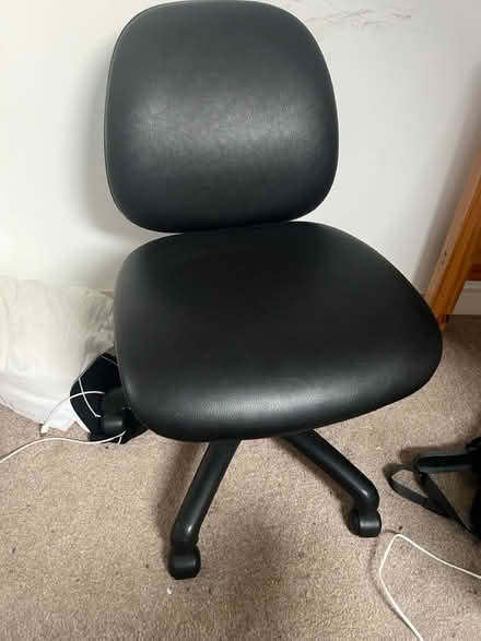 Photo of free Black office chair (SE14 new cross) #1