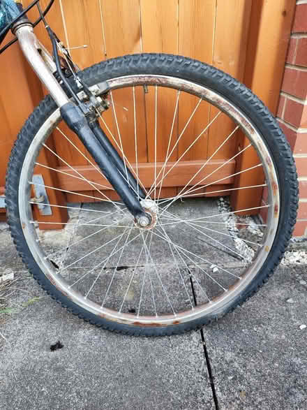 Photo of free Raleigh mens bike 26inch wheels (Leeds Moortown LS17) #2