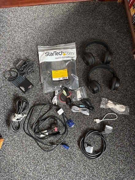 Photo of free Cables, headphones, media player (Mildenhall IP28) #1