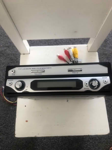 Photo of free LCD Monitor (Herne Hill SE24) #1