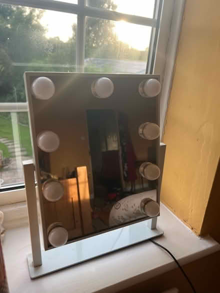 Photo of free Mirror with lights (Colby CA16) #1