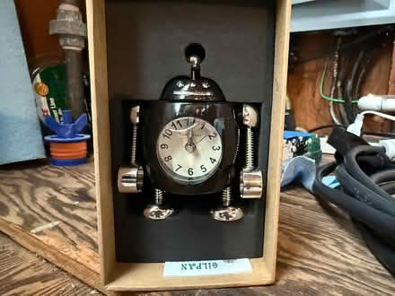 Photo of free Collectible Robot Clock – “Tokibot” (Terra Linda) #1