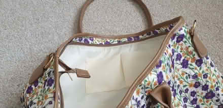 Photo of free Floral shopping bag (Crossways DA2) #2