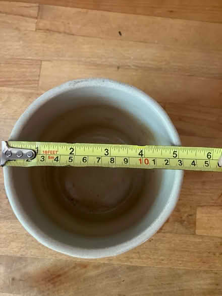 Photo of free Ceramic Plant Pot Holder (SW16) #2