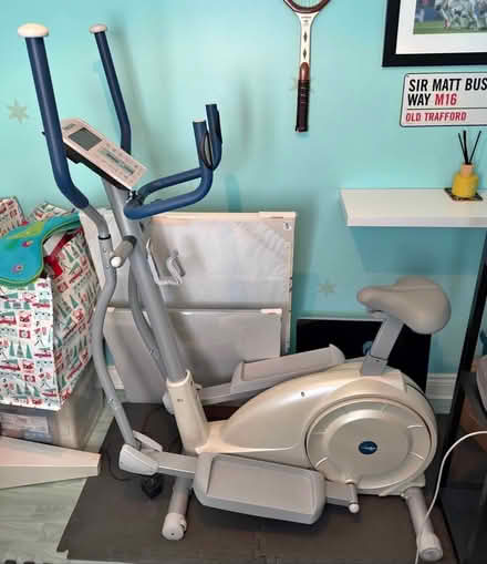 Photo of free Cross trainer Reebok Edge Series (BR6) #1