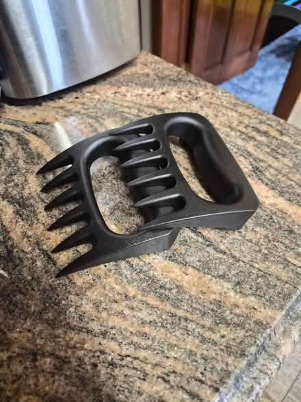 Photo of free chicken shredder claws (woodhaven) #1