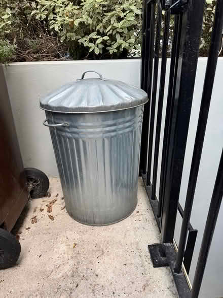 Photo of free Metal bin E5 (Lower Clapton E50AZ) #1