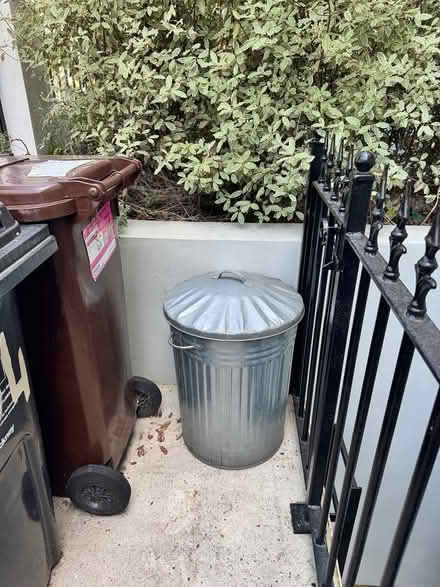 Photo of free Metal bin E5 (Lower Clapton E50AZ) #2