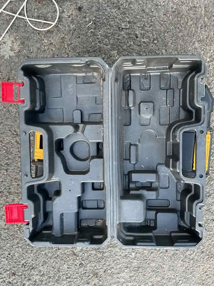 Photo of free EMPTY tool boxes (Clunton SY7) #3