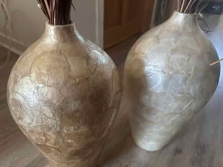Photo of free Gold & Cream Vases with flowers (Edmonton Green) #2