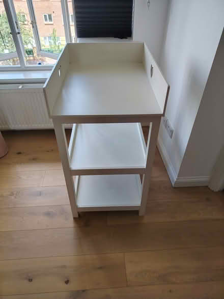 Photo of free Changing table (N4 close to Clissold Park) #1