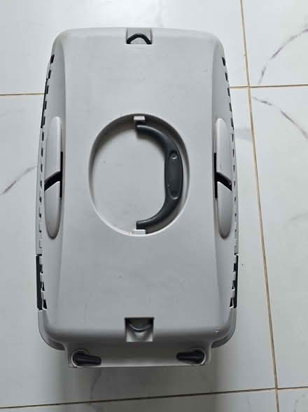 Photo of free Pet carrier (Pinkneys Green SL6) #3