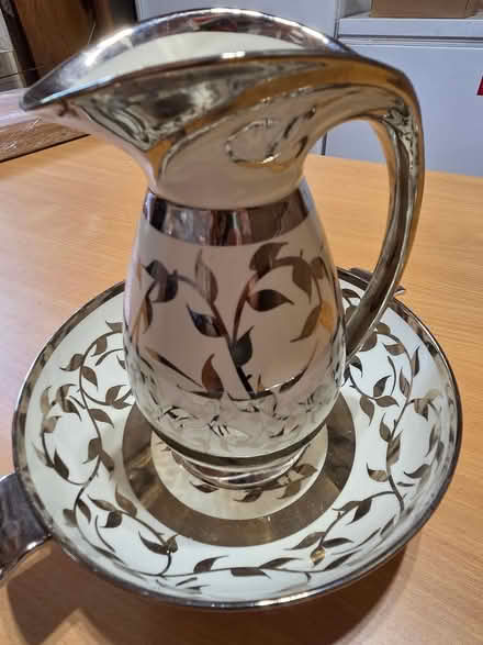Photo of free pitcher and bowl (Manville) #1