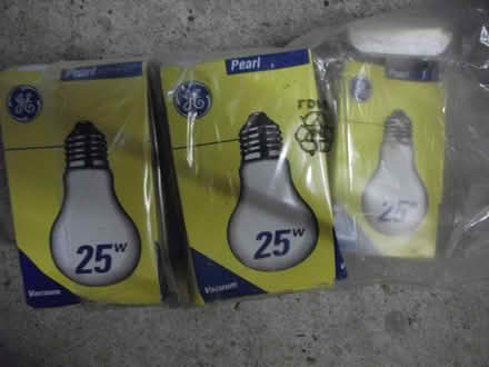 Photo of free ES 25W electric bulbs (Woodthorpe LE11) #1