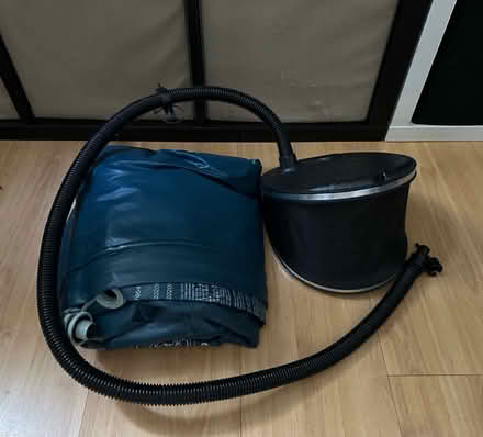 Photo of free Double inflatable bed with pump (W3 6HA) #1