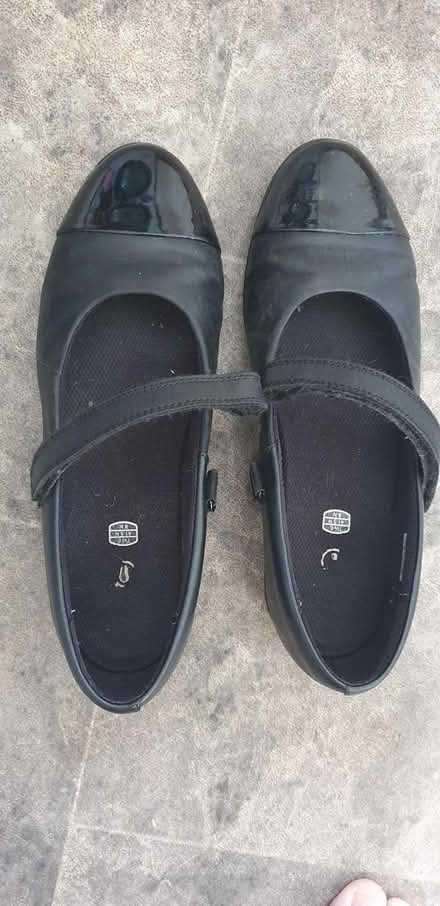 Photo of free Size 7.5E black school shoes (Guildford GU2) #2