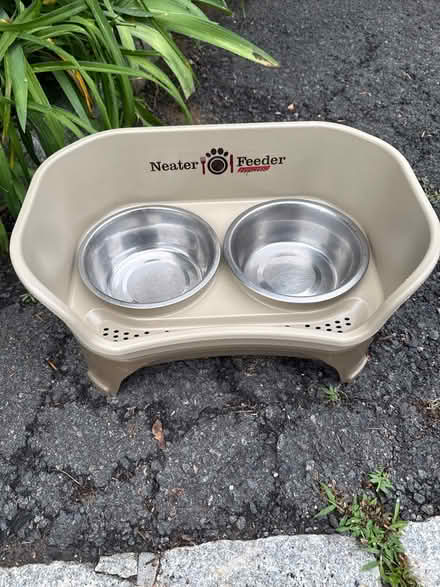 Photo of free Dog dish (Hartsdale) #1
