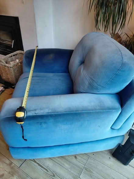 Photo of free armchair (Shelton Drive) #4