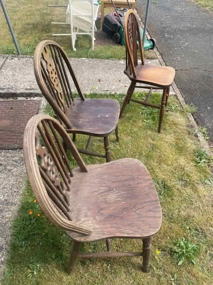 Photo of free Vintage pub table and chairs (Combs Ford IP14) #3