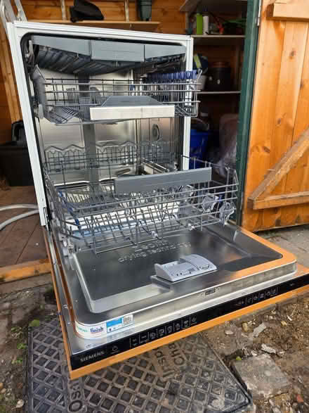 Photo of free Integrated Siemens Dishwasher - great condition (Cherry Hinton Ward CB1) #3
