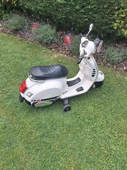 Photo of free Childs Ride on Scooter (Brickhill MK41) #1