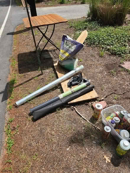 Photo of free curb alert (401 longley rd groton MA) #1