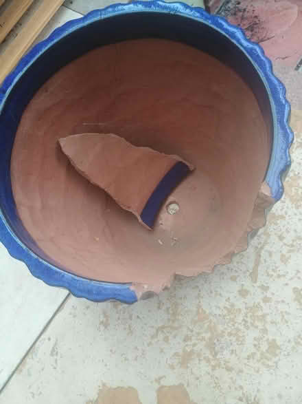 Photo of free Broken plant pot approx 40cm (SE12) #2