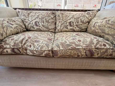 Photo of free Floral Tapestry 2/3-Seater Sofa (Collection Only) (Eltham SE9) #1