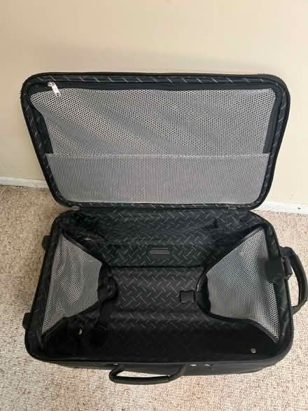 Photo of free Samsonite suitcase (Schuylkill Township) #2