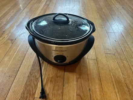 Photo of free Crock pot (Bellrock area Malden) #1
