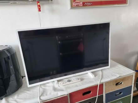 Photo of free 32 in Philips not smart (heanor DE75 7BZ) #1