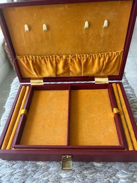 Photo of free Bocs gemwaith/jewellery box (Tregarth LL57) #2