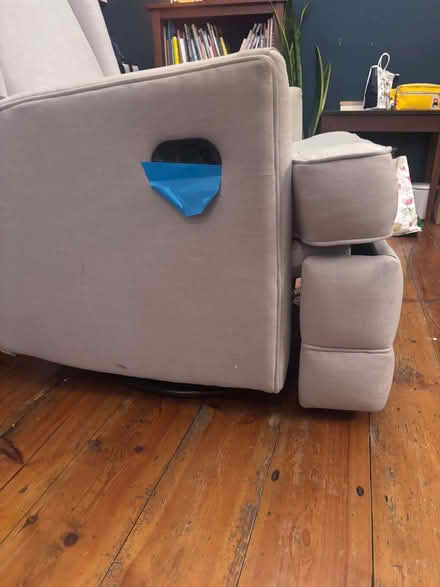 Photo of free White Recliner (East Dulwich SE22) #1