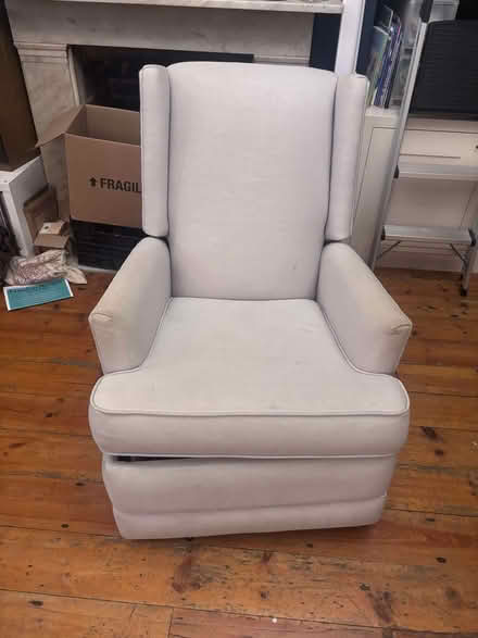 Photo of free White Recliner (East Dulwich SE22) #2
