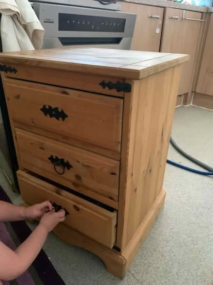 Photo of free bedside table (LU5) #1