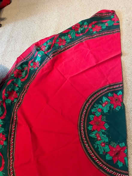 Photo of free Round Christmas tablecloth (Dublin 11) #1