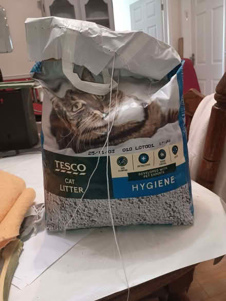 Photo of free 2/3rd bag of Tesco Cat Litter (Billing Road East area NN3) #1