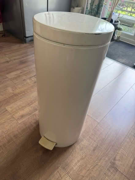 Photo of free Large pedal bin (Risinghurst OX3) #1